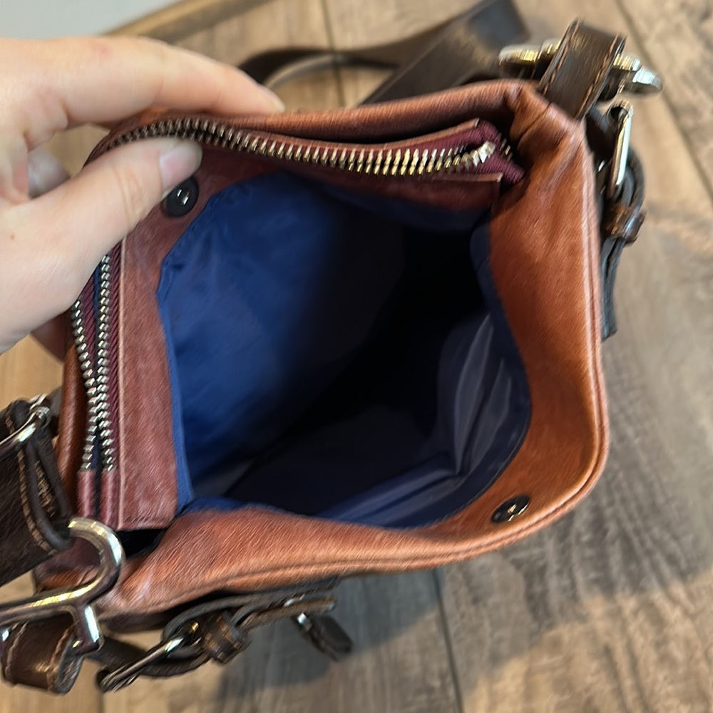 Tano Women’s Crossbody Leather Bag - Picture 7 of 7